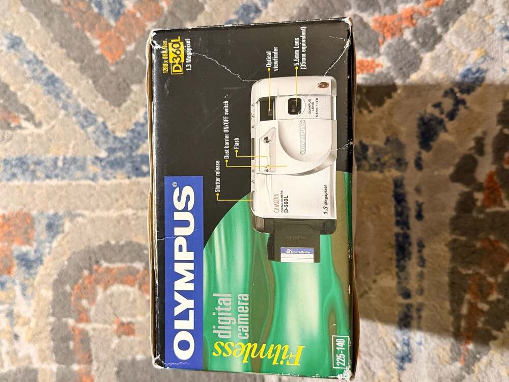 Olympus Camedia D-360L 1.3 Megapixel Digital Camera Kit